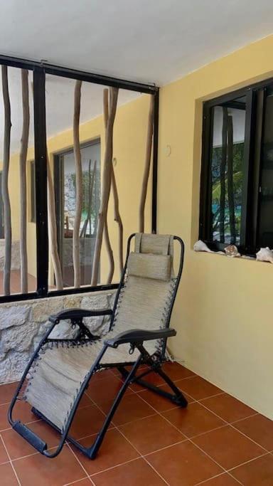 Beachfront Apartment With Swimming Pool. One Bedroom Celestun Exterior foto