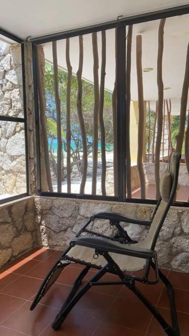 Beachfront Apartment With Swimming Pool. One Bedroom Celestun Exterior foto