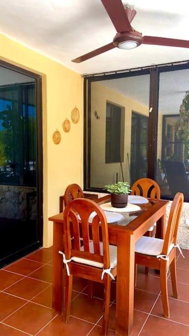 Beachfront Apartment With Swimming Pool. One Bedroom Celestun Exterior foto